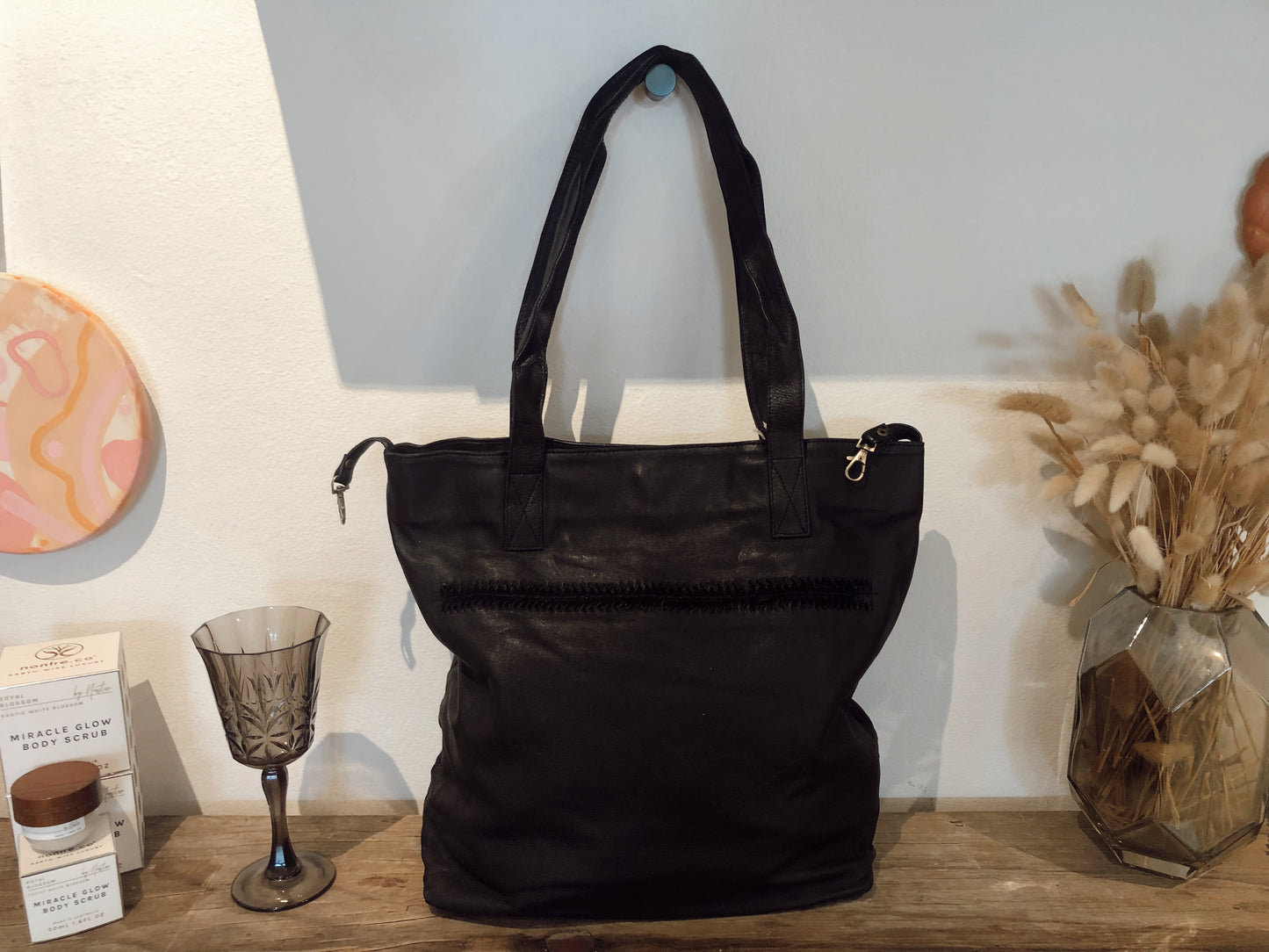 LEATHER HANDBAG - BLACK