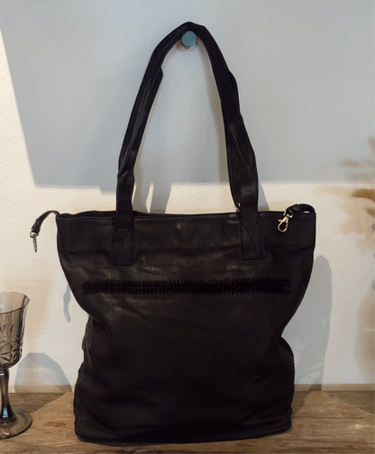 LEATHER HANDBAG - BLACK